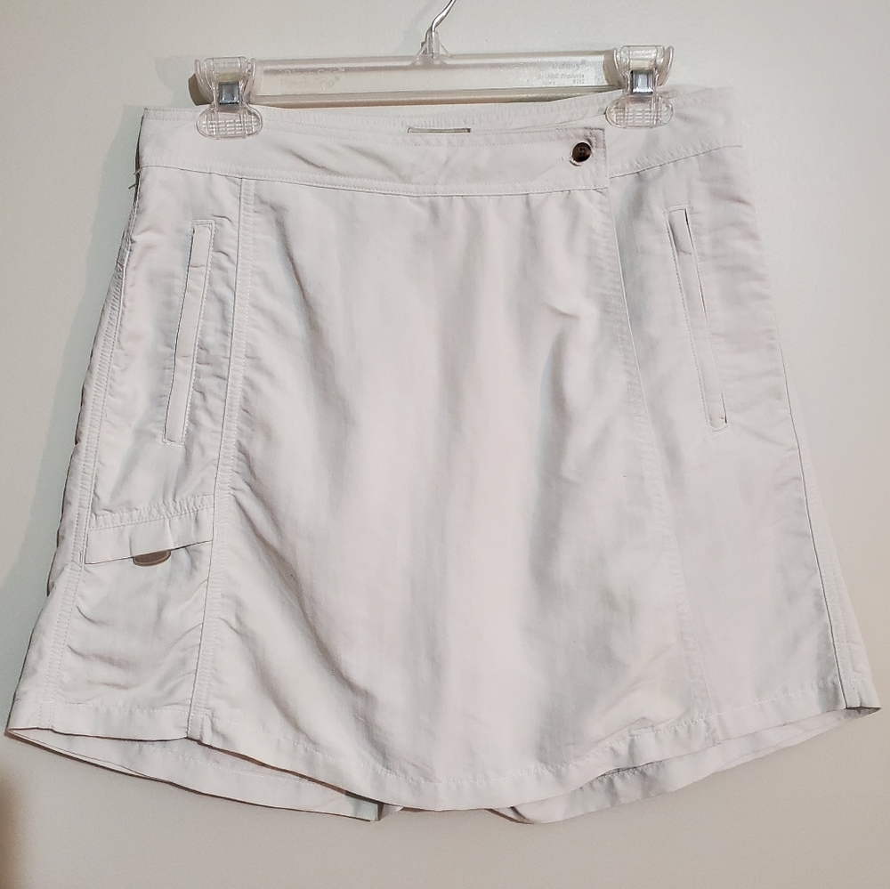 L.L. Bean Nylon Supplex khaki cargo pocket athleisure wrap skort mini skirt 8